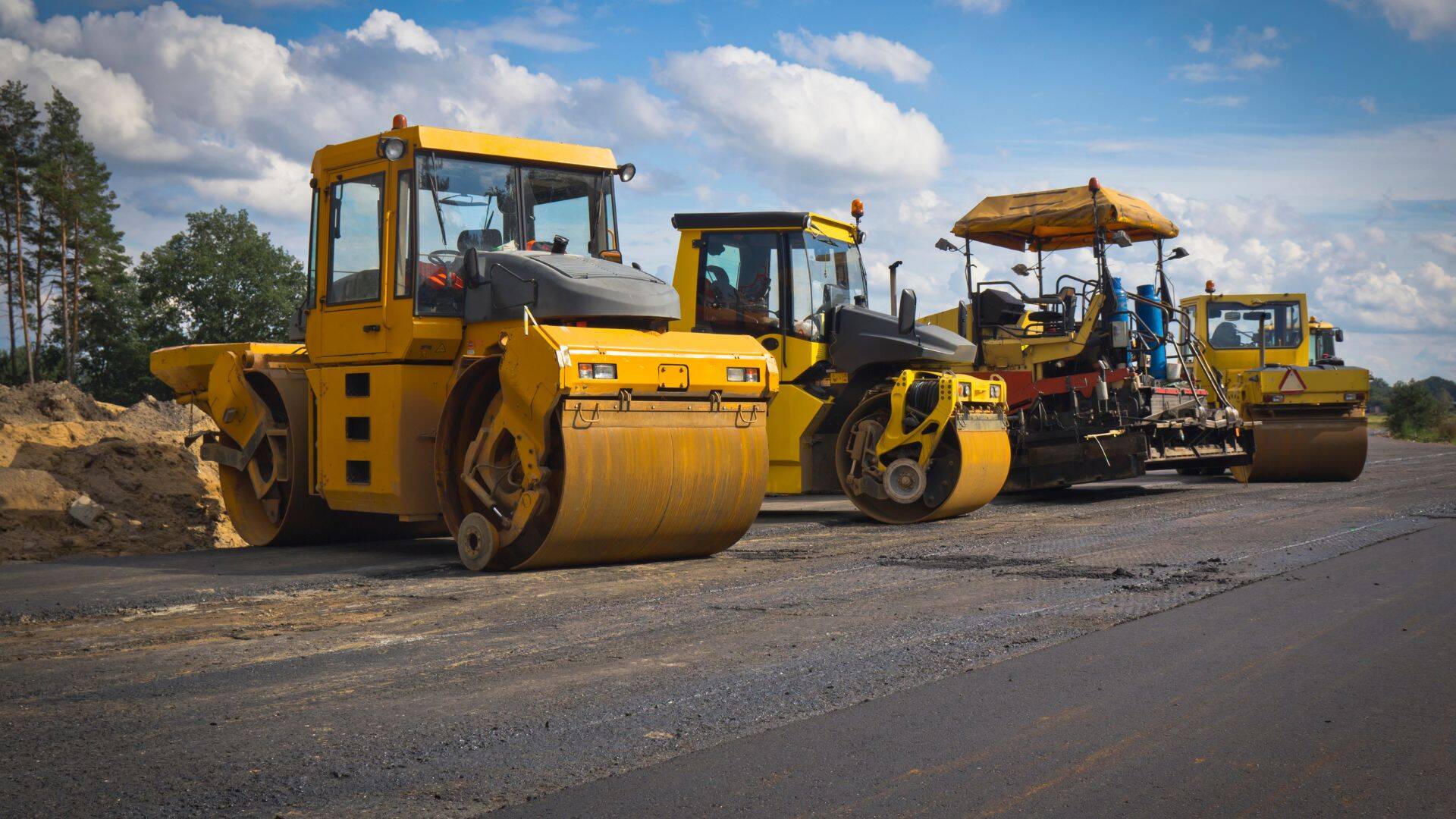 Inchirieri utilaje sau cum iti faci treaba rapid, fara sa blochezi bani in echipamente scumpe